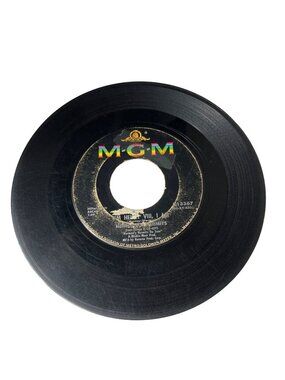 Hermans Hermits 45 RPM Vinyl Record - Henry VIII I Am / The End Of The World MGM